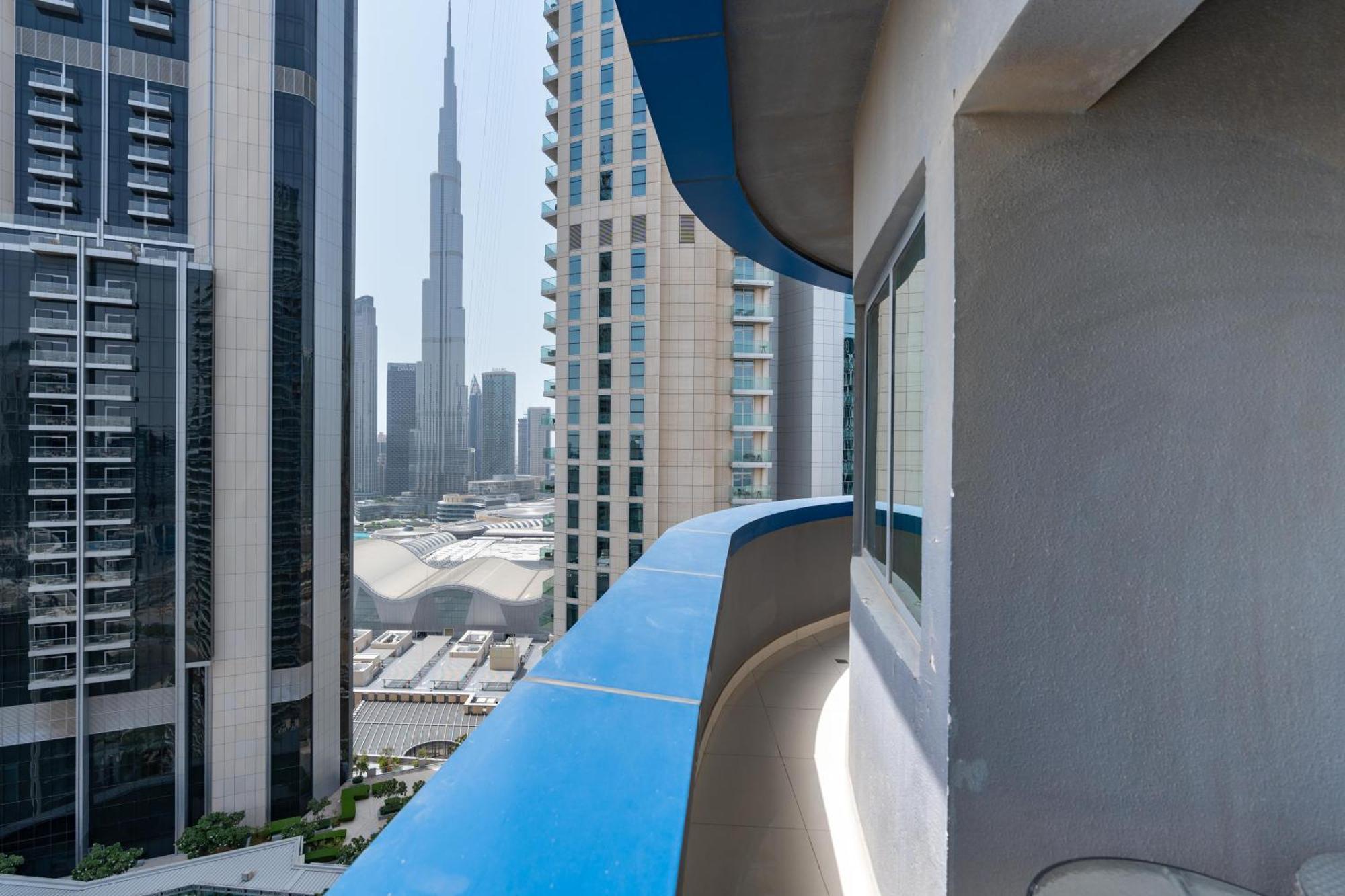 White Sage Full Burj View 1br In Mall Dubai