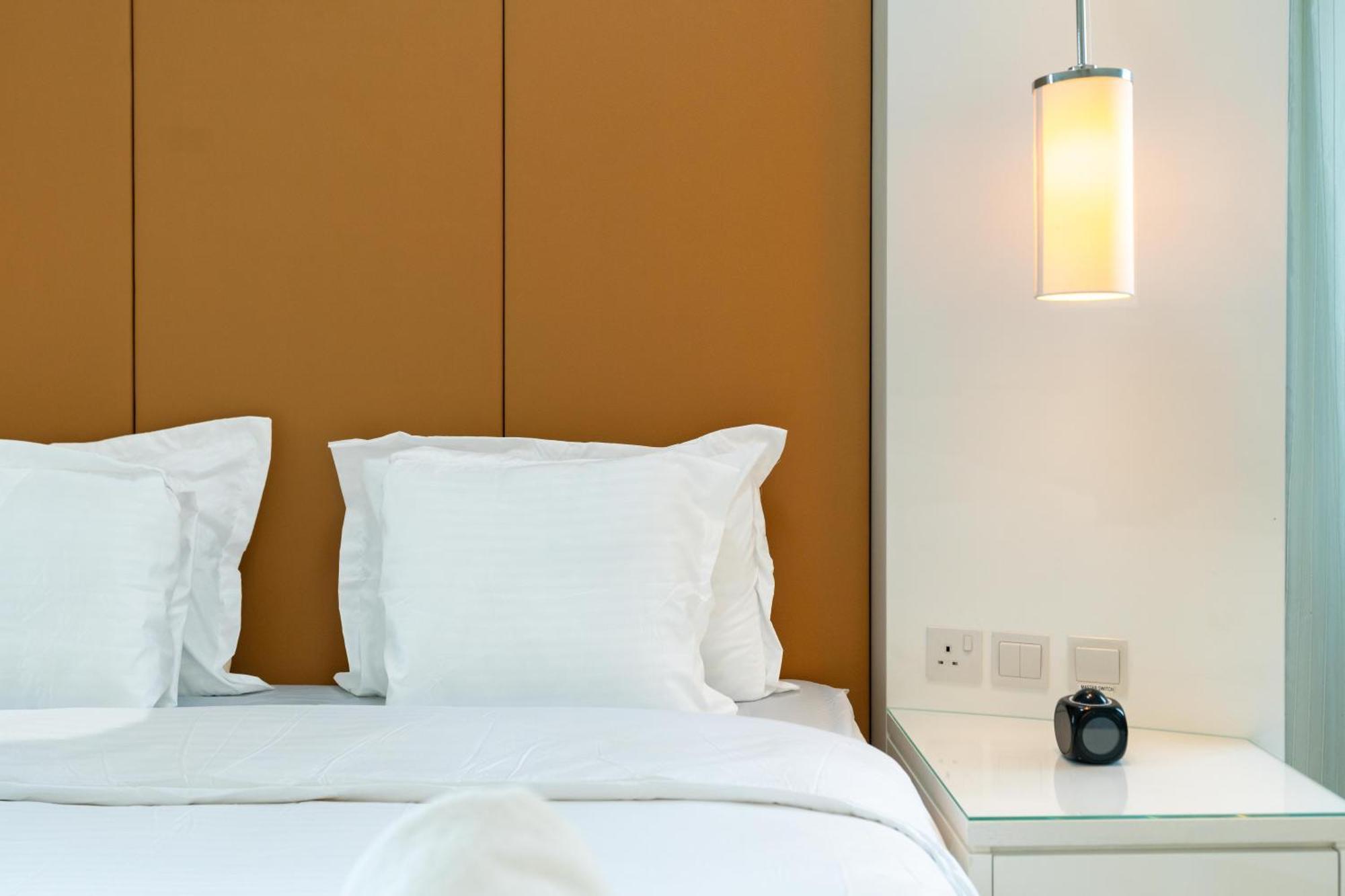 White Sage Full Burj View 1br In Mall *