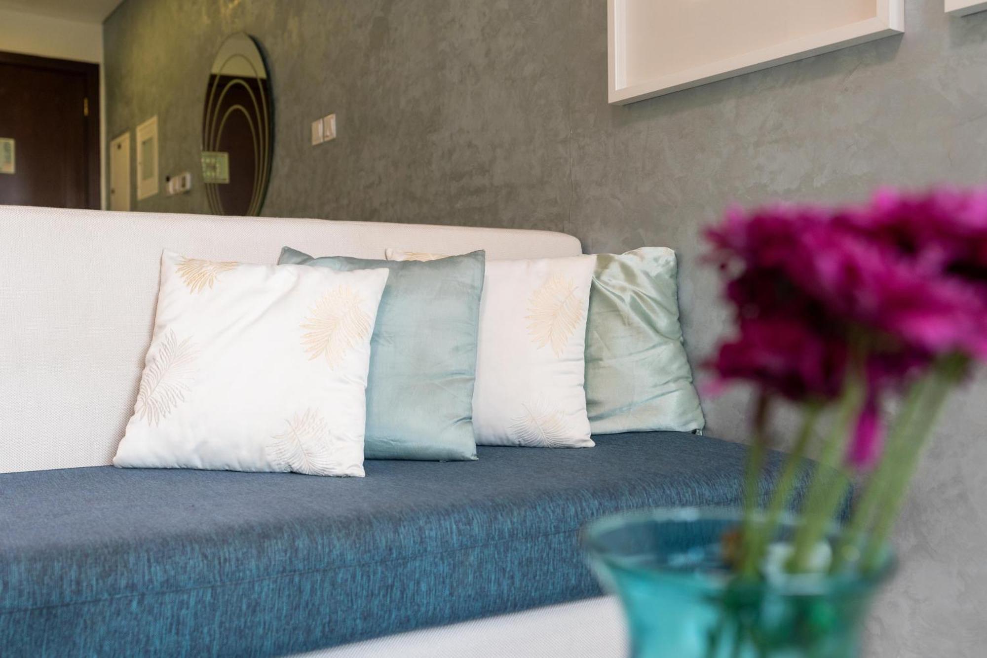 White Sage Full Burj View 1br In Mall